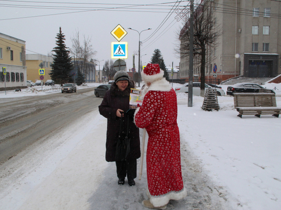 Дед мороз вышел на улицы Йошкар-Олы для борьбы с мошенниками