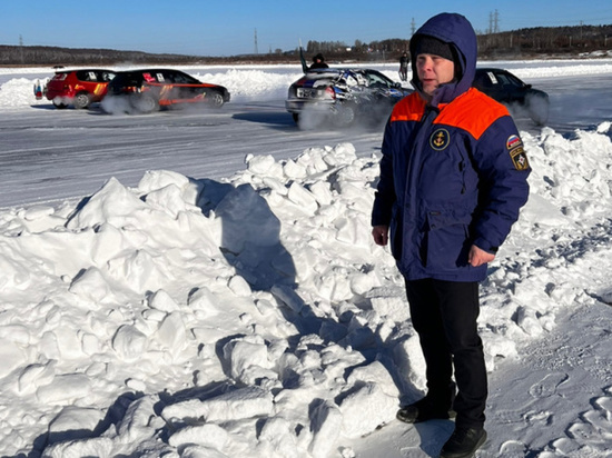 В Благовещенске прошли ледовые автогонки