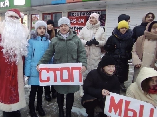В Новомосковске юные дружинники рассказали водителям о важности использования автокресел