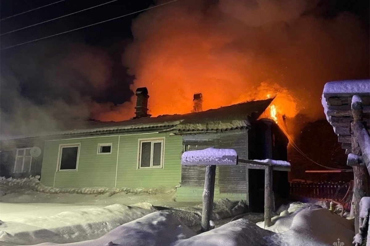 Пенсионер погиб во время пожара деревянного дома в Великоустюгском округе -  МК Вологда