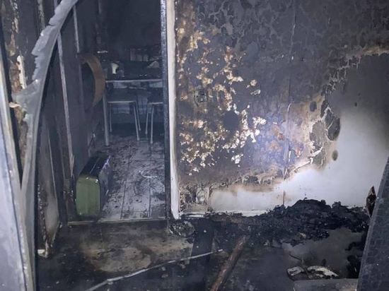 Подробности пожара в квартире, где убили трех человек: нашли канистру и ружье