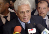 Известный в прошлом футболист сборной Бразилии, экс-президент клуба "Васко да Гама" Карлос Роберто де Оливейра, известный как Роберто Динамит, скончался в воскресенье в возрасте 68 лет