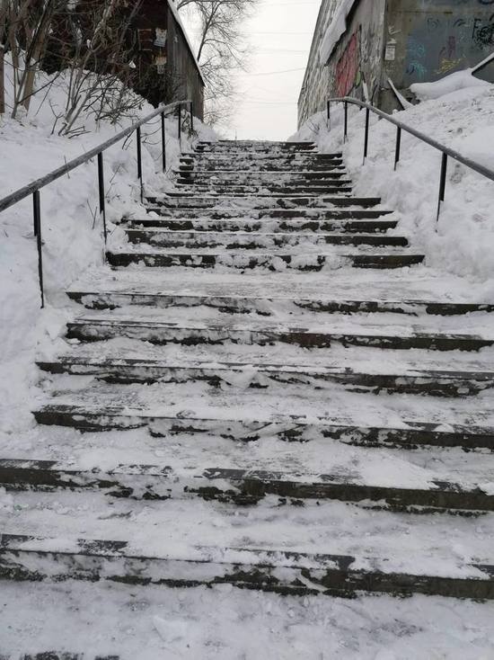 В Кемерове лестница “смерти” стала более безопасной
