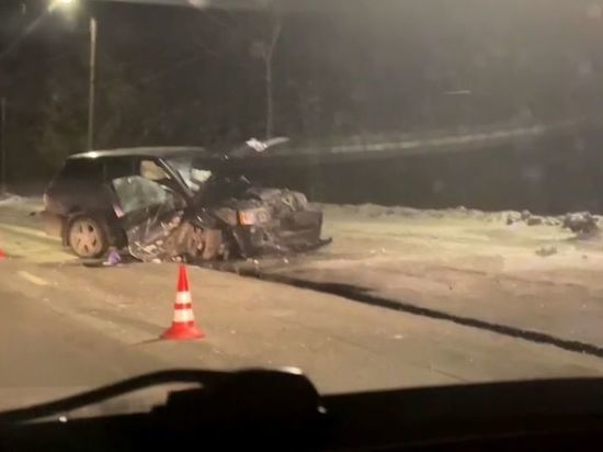 В Рязани при наезде Range Rover на столб пострадала 35-летняя пассажирка