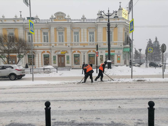 В Омске за первую неделю года вывезли с улиц около 35 тысяч кубометров снега