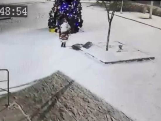 На Ставрополье неизвестный «Гринч» выкрал сельского Деда Мороза