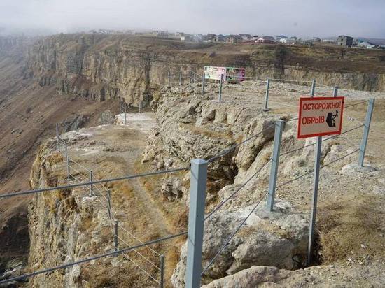 Водопад в горах Дагестана благоустроили на субсидии