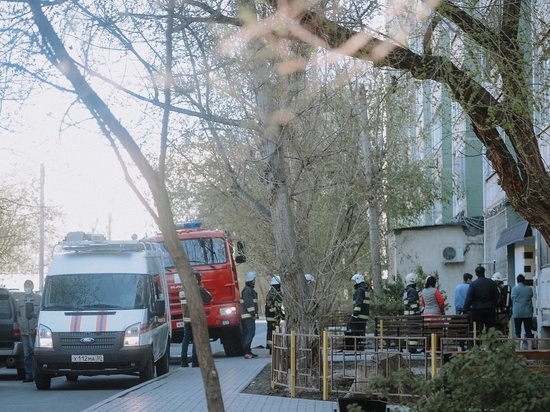 В Астрахани сгорел последний дом, на месте которого появится многоэтажка