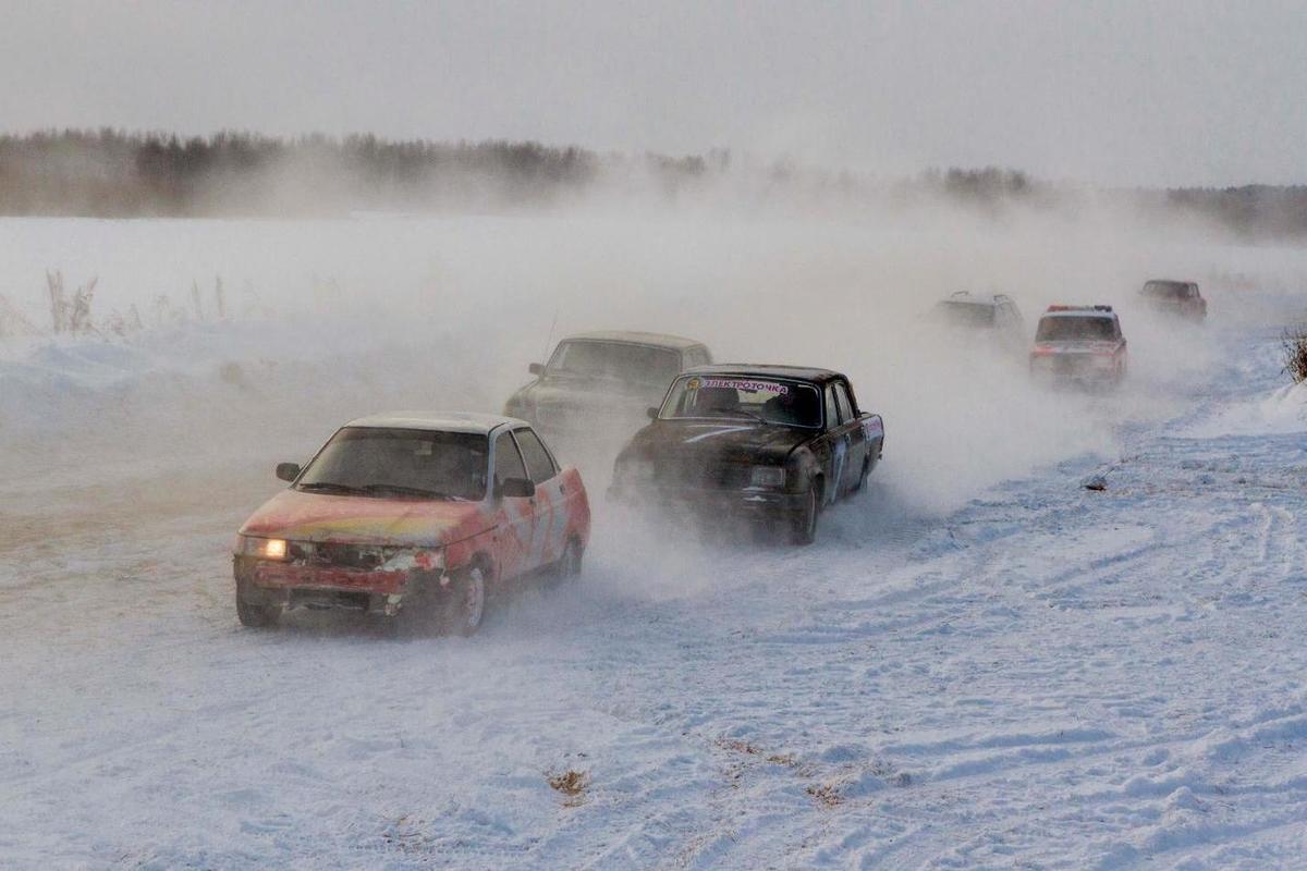 Snow racing in cars took place in the Tyumen region