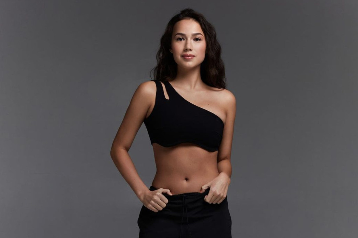 Фигуристка наслаждается отдыхом