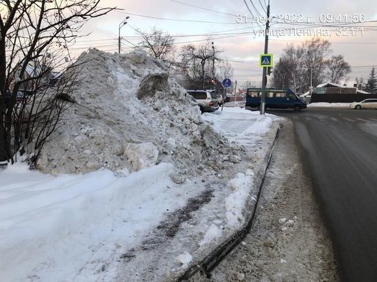 Нарушения при уборке улиц от снега выявили в Южно-Сахалинске