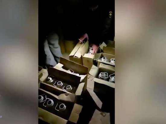 Полицейские изъяли 280 литров контрафактного алкоголя у сельчанки на Таймыре