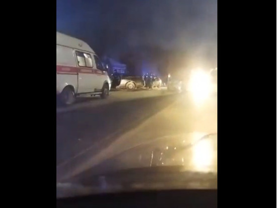 В Ростове на Западном разбились три автомобиля