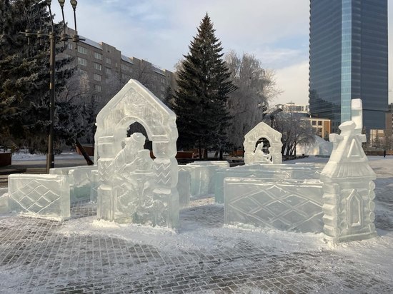 После аномальной жары в Красноярске ремонтируют ледовые городки