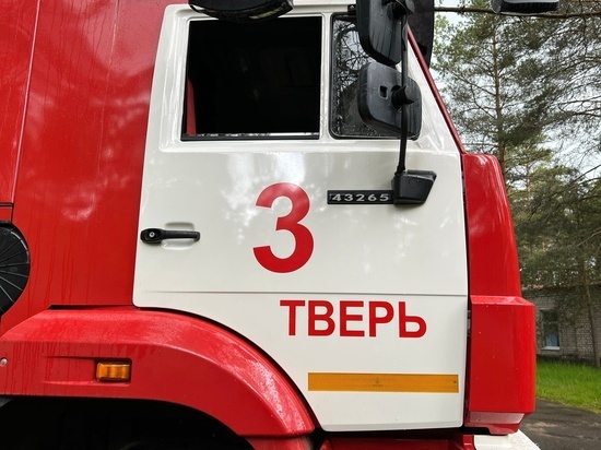 Рано утром в Твери сгорел автомобиль Volkswagen