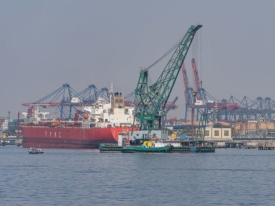 The Economic Times: Пакистан передаст Украине 159 контейнеров с оружием