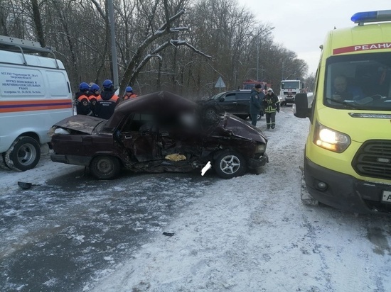 Серьезное ДТП на М-10 под Тверью: в лобовом столкновении погибли два человека