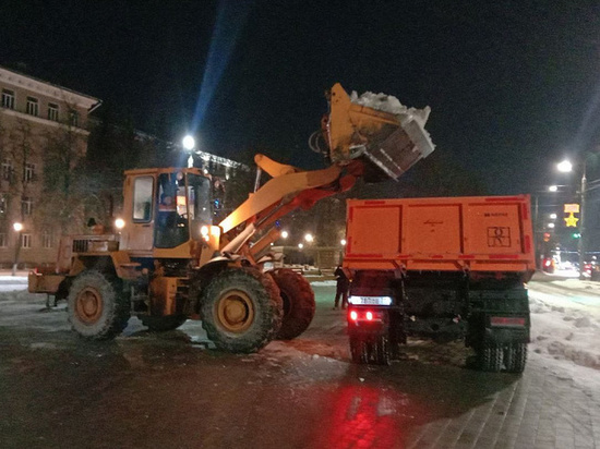 В Туле за  сутки вывезли более 700 кубометров снега