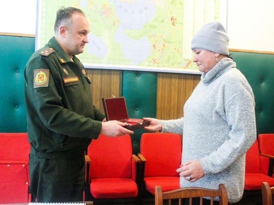В Тверской области родственникам погибших на СВО солдат передали Ордена Мужества