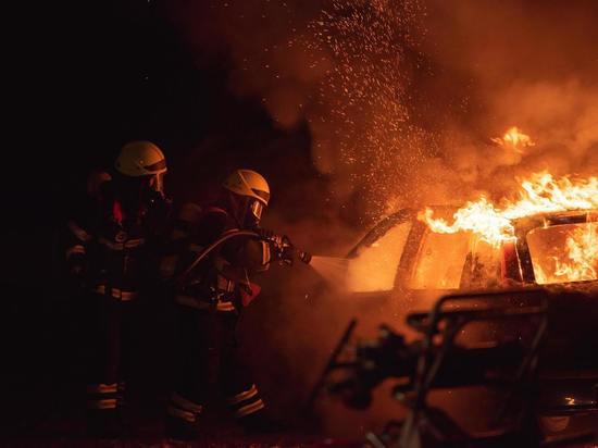 «Как уберечь авто – советы МЧС»: в Красноярском крае сгорели 12 автомобилей с начала года