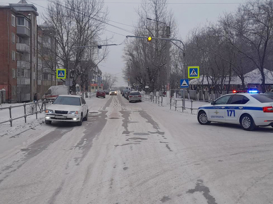 В Улан-Удэ на переходе по улице Толстого сбили женщину