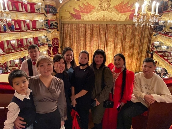 Семьи участников СВО из Якутии поcетили спектакль «Щелкунчик» в Москве