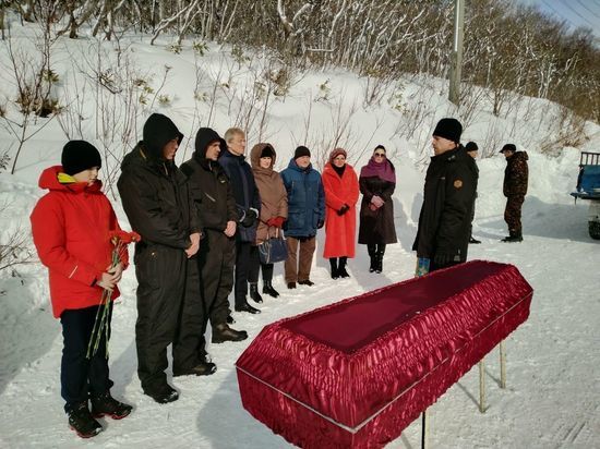 На Курилах простились с погибшим на Украине добровольцем