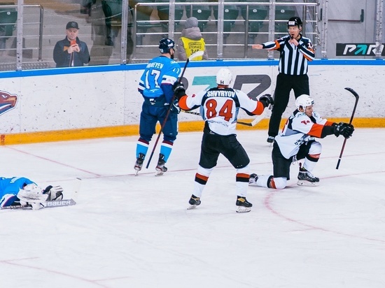 Хоккеисты «Тамбова» обыграли в гостях «Сокол», забросив три шайбы в третьем периоде