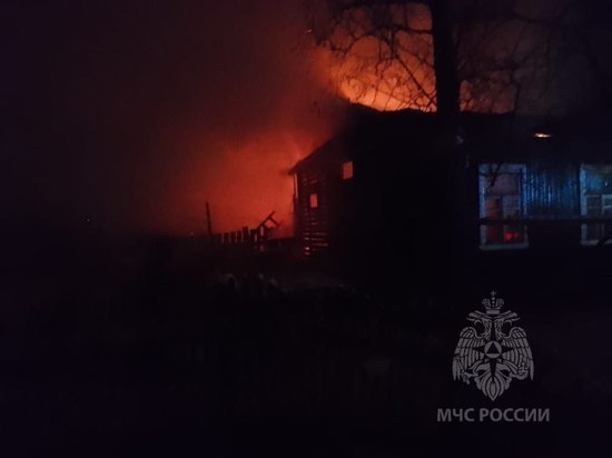 Два человека погибли во время пожара в жилом доме