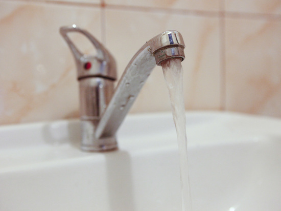 Прокуратура проведет проверку по факту отсутствия воды в домах Великого Новгорода