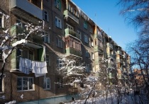 96-летняя жительница Сызрани вывалилась из окна на втором этаже пятиэтажного здания и осталась в живых