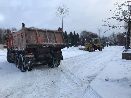 Автовладельцев в Йошкар-Оле попросили убрать транспорт с некоторых проезжих частей