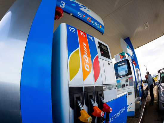 Низкие цены на бензин сказываются на стоимости других товаров и услуг