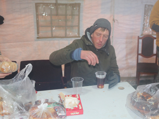 В пункты обогрева, которые развернуты по Бишкеку, обращаются горожане