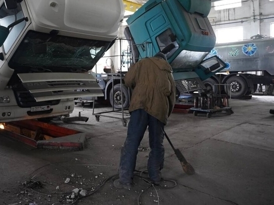 Жертвами обстрела автобазы в Донецке стали пять человек