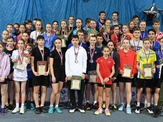 Воронежские бадминтонисты выиграли награды Всероссийских юношеских и юниорских соревнований по бадминтону