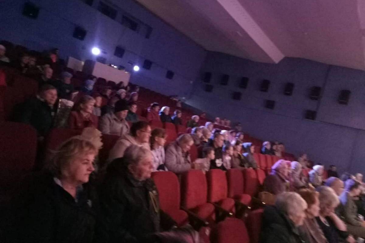 В Мантурово 18 детей бойцов СВО в новогодние каникулы посмотрели фильм «Чебурашка»