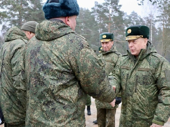 Главком Сухопутными войсками Салюков проверил российских военных в Белоруссии