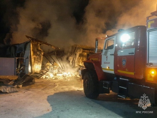 В Алтайском районе сгорели три автомобиля