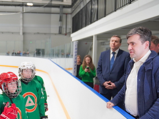 Губернатор Ивановской области оценил преимущества новой ледовой арены