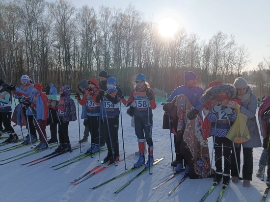 Более 200 лыжников приняли участие в Рождественской гонке в Серпухове