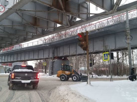 Как петербуржцам достучаться до ответственных за уборку снега на дорогах