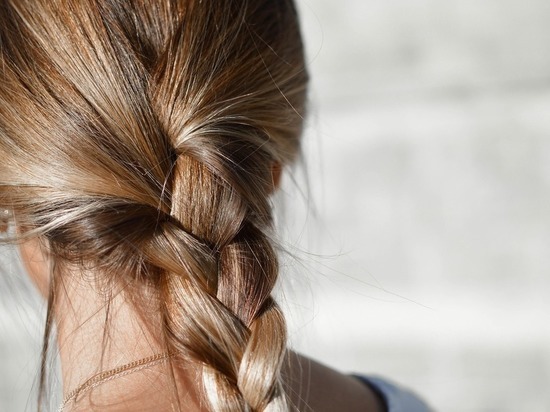 Трихолог объяснила, чем опасно окрашивание волос у детей и подростков