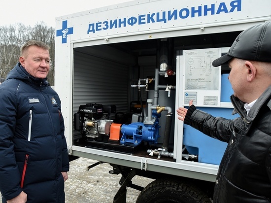 Курским ветеринарам вручили ключи от 11 новых автомобилей