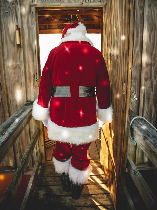 Пьяный Дед Мороз хотел отобрать шапку у жительницы Ачинска в новогодние праздники