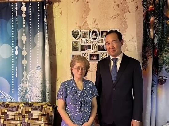 В Оленекском районе глава Якутии встретился с матерью участников СВО