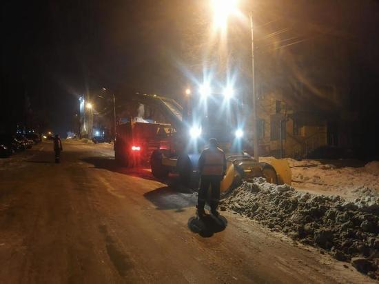 Снег в Хабаровске убирают только по ночам по поручению мэра