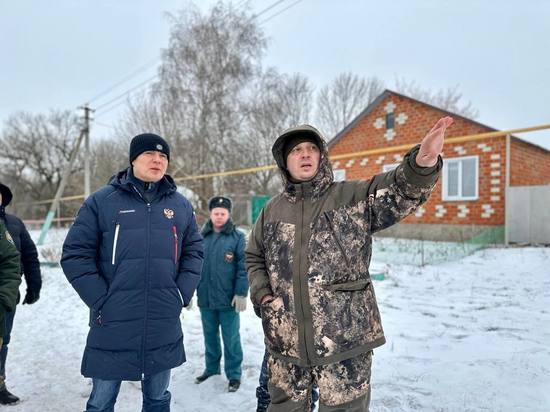 Губернатор Белгородской области посетил место пожара в Корочанском районе
