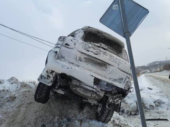 Водитель Toyota Land Cruiser умер в больнице после ДТП на Сахалине