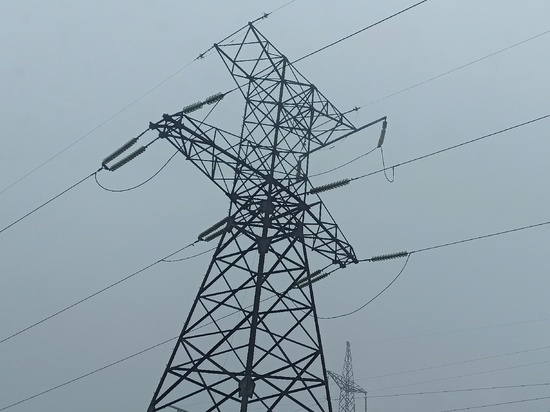 В Горловке идут работы по восстановлению ЛЭП после обстрела